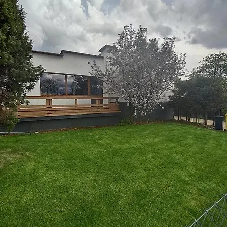 Baza Jacuzzi 빌라 Lipusz