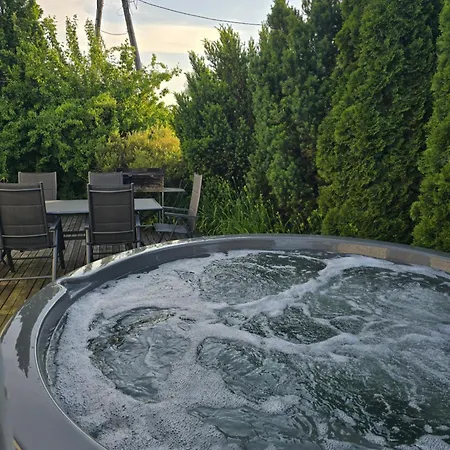 빌라 Baza Jacuzzi